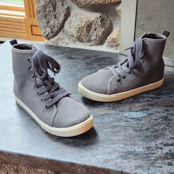 Cat & Jack Gray Canvas High-Top Sneakers Size 3 - Picture 5 of 16